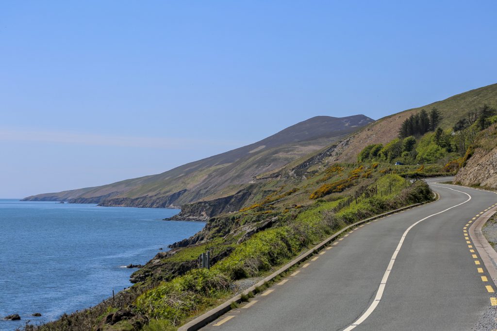 The Wild Atlantic Way slingrar sig vidare genom det vackra landskapet. Vädret är vår sida även idag...