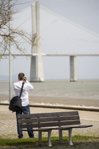 Tur att vi har var sin kamera så vi kan fotografera varann. Här fokuserar jag på Vasco Da Gama bron