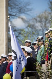 Linköpings studentsångare tar ton på Borggården i Linköping.