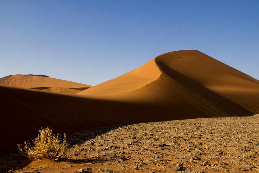 Sossusvlei ligger i Namib-Naukluft Nationalpark, världens äldsta öken