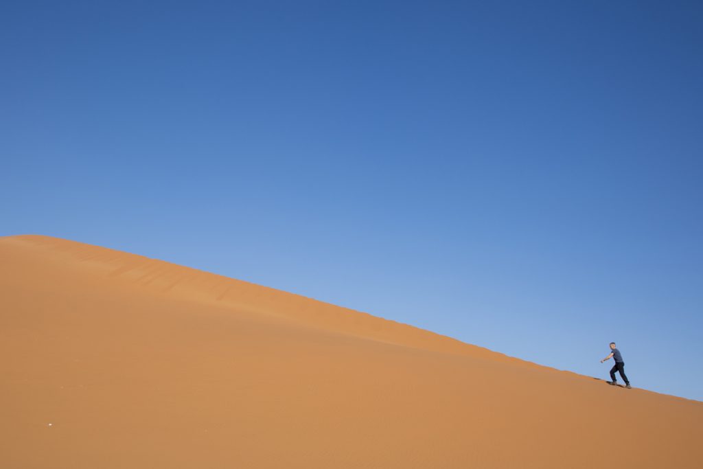 Ibland är livet en uppförsbacke. I Namibia hade jag aldrig den känslan även om det ser så ut här