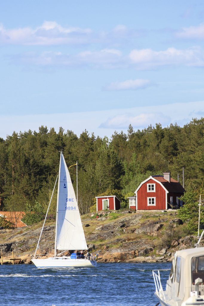 Svenska skärgården en tidig sommardag