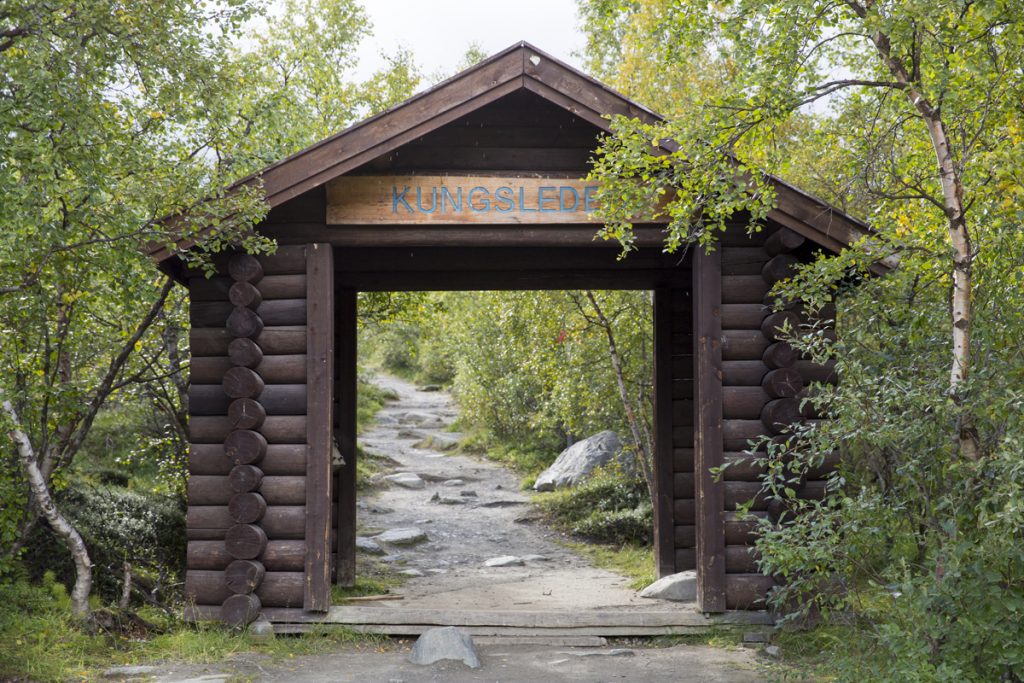 Porten som visar var Kungsleden börjar