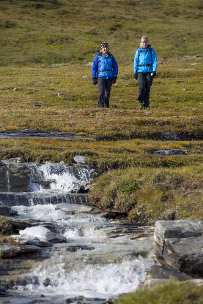 Vandringen nedför berget Nuolja är magisk vacker