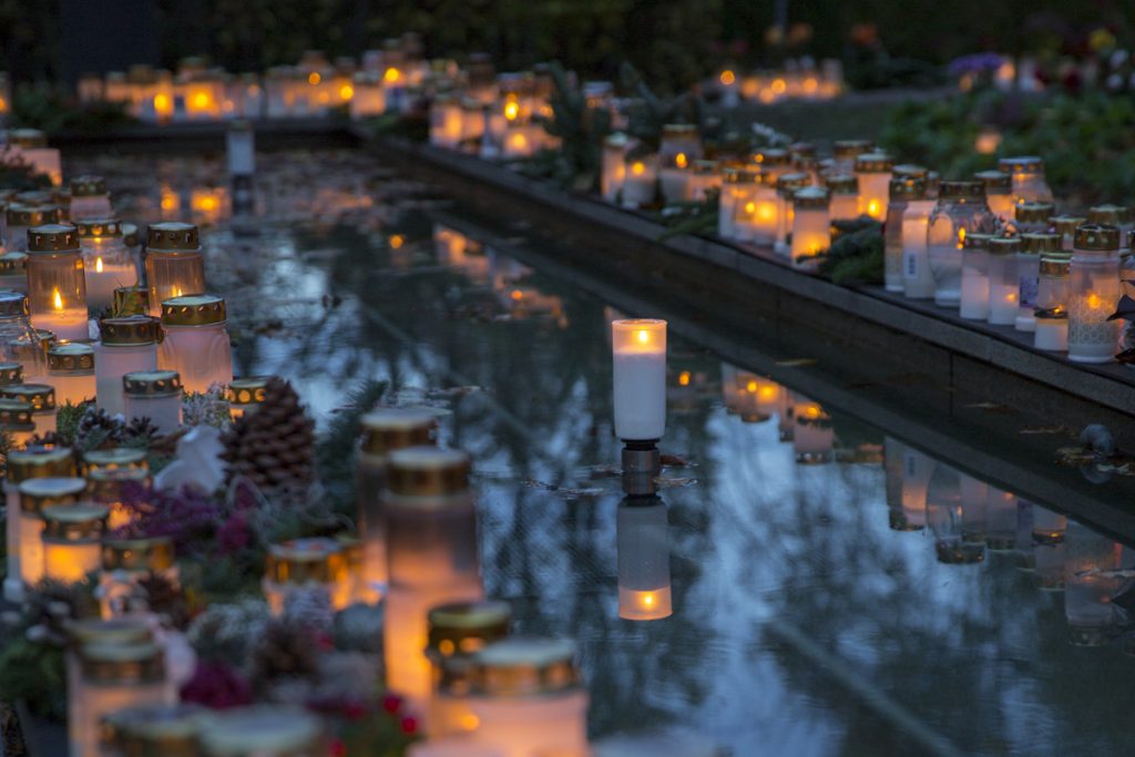 Alla helgons dag på kyrkogården