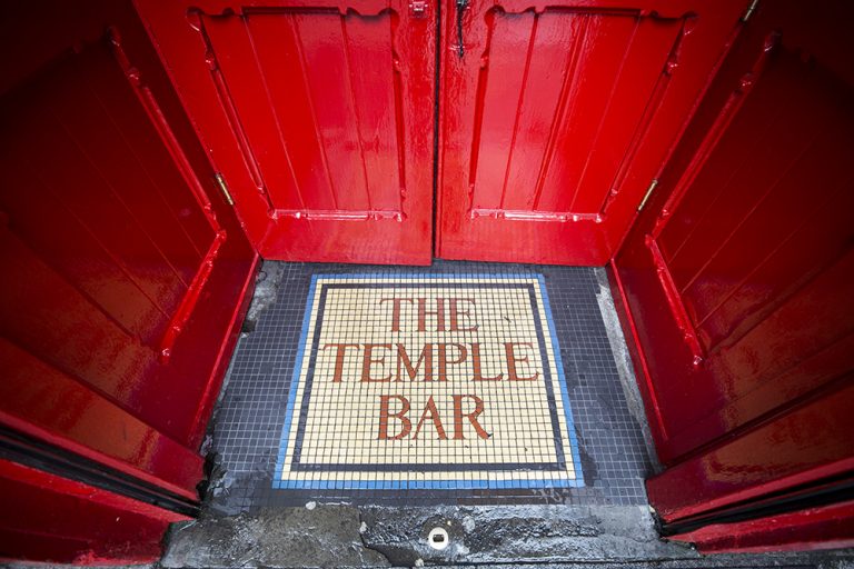 The temple bar